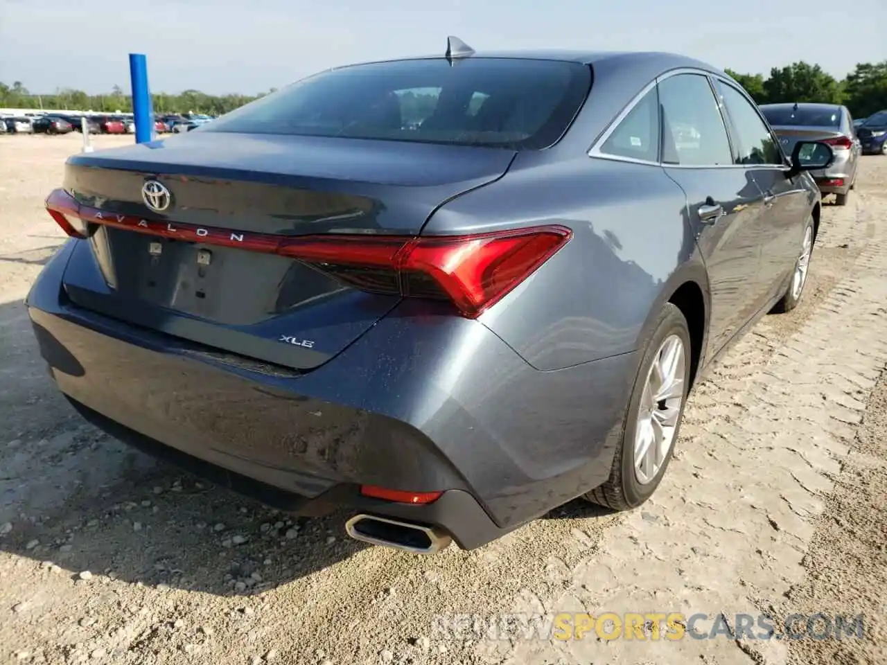 4 Photograph of a damaged car 4T1JZ1FB8MU065682 TOYOTA AVALON 2021