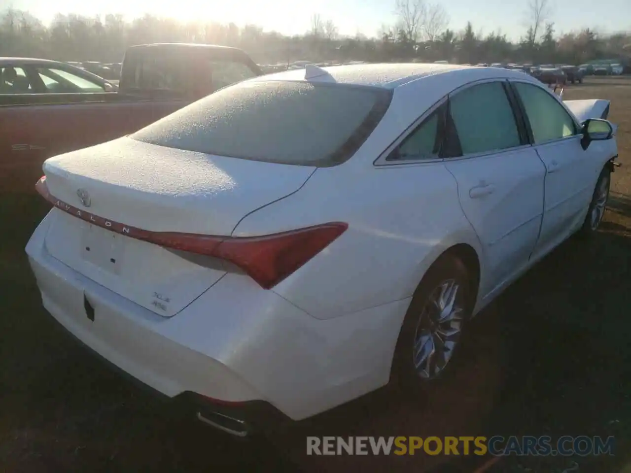 4 Photograph of a damaged car 4T1LB1BB8MU001306 TOYOTA AVALON 2021