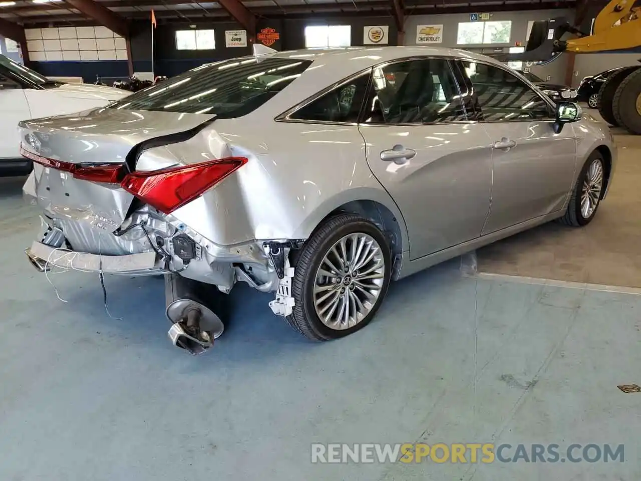 4 Photograph of a damaged car 4T1NB1BB5MU001420 TOYOTA AVALON 2021