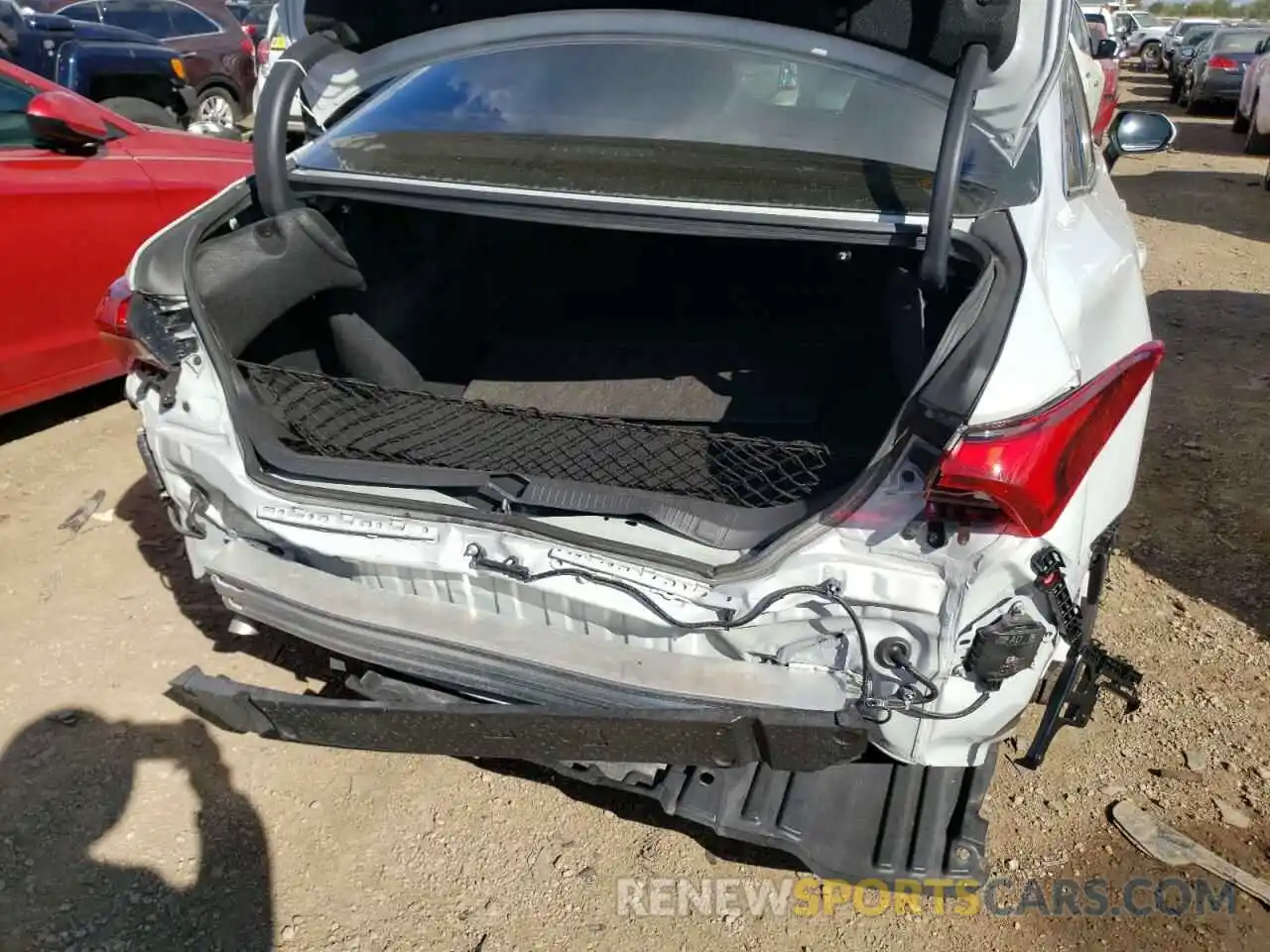 9 Photograph of a damaged car 4T1AA1AB9NU013803 TOYOTA AVALON 2022