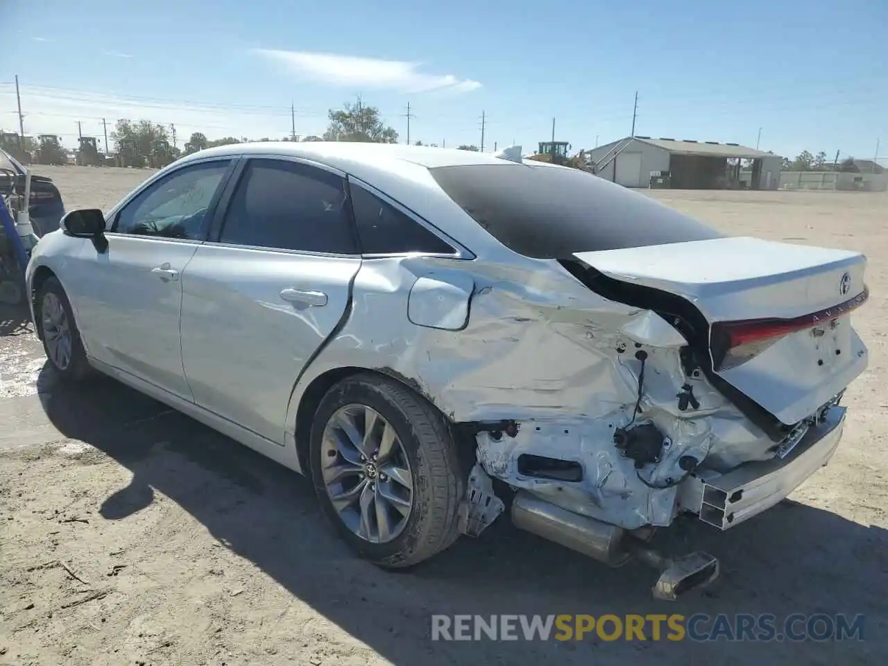 2 Photograph of a damaged car 4T1AZ1FB2NU077702 TOYOTA AVALON 2022