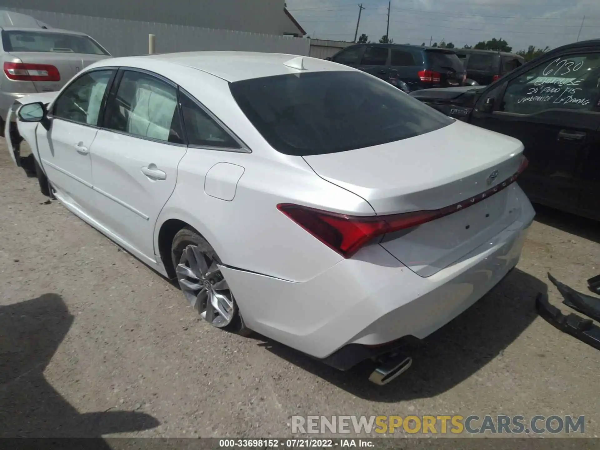 3 Photograph of a damaged car 4T1AZ1FB4NU078172 TOYOTA AVALON 2022