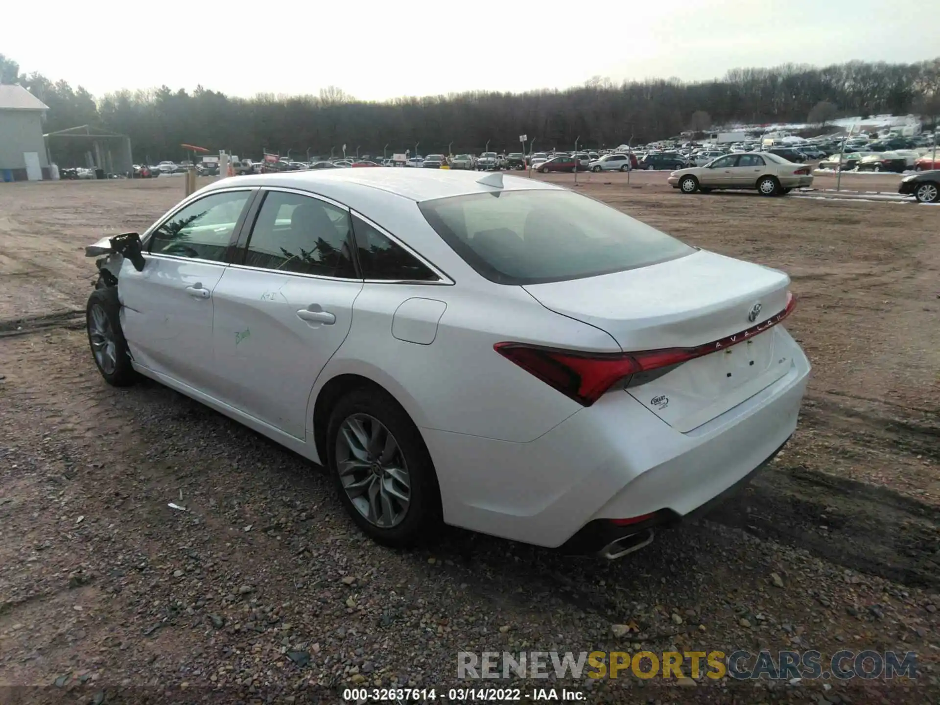 3 Photograph of a damaged car 4T1AZ1FB5NU072641 TOYOTA AVALON 2022