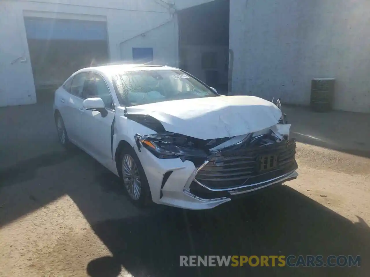 1 Photograph of a damaged car 4T1DA1AB1NU013355 TOYOTA AVALON 2022