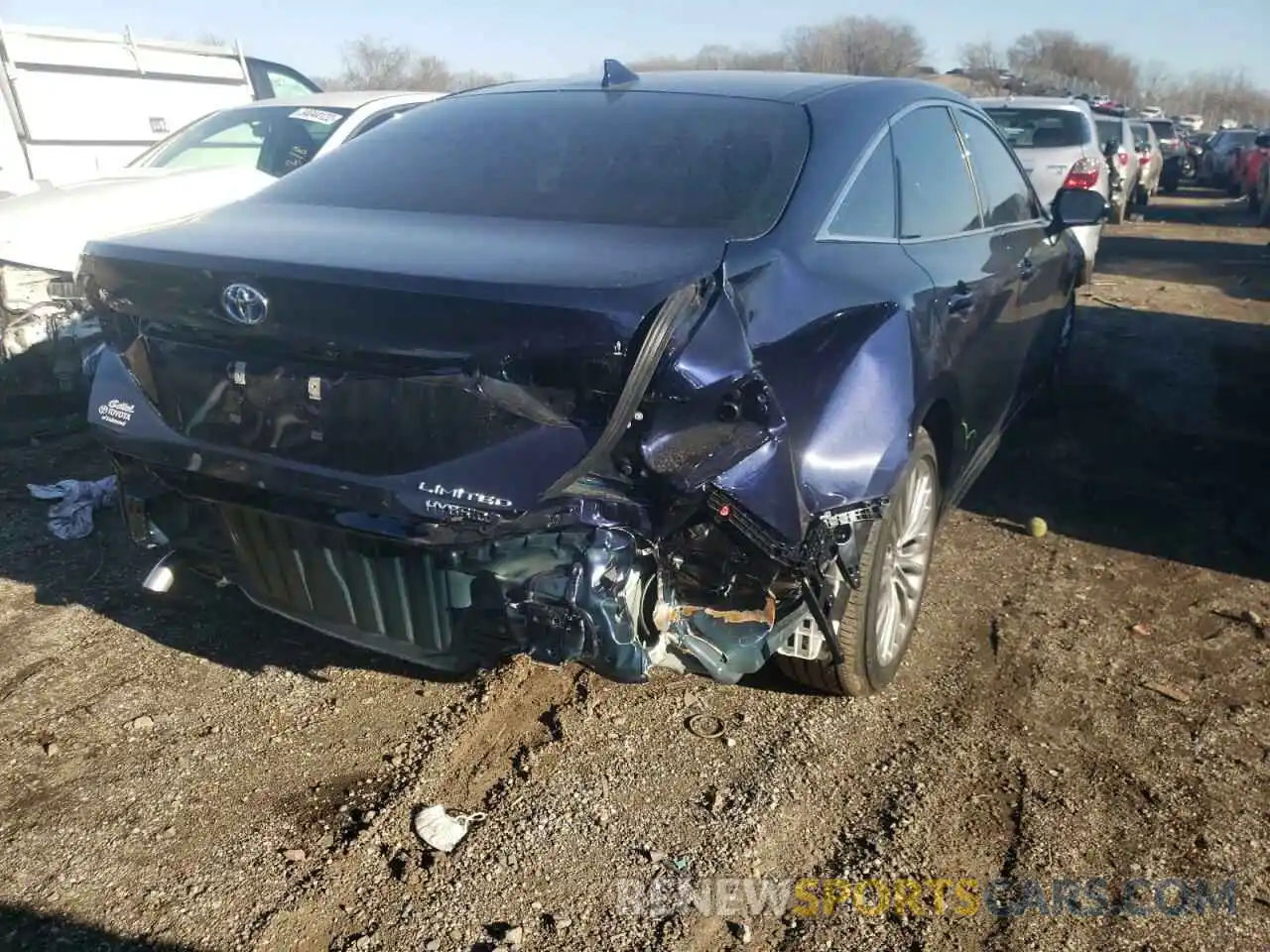 4 Photograph of a damaged car 4T1DA1AB4NU011986 TOYOTA AVALON 2022