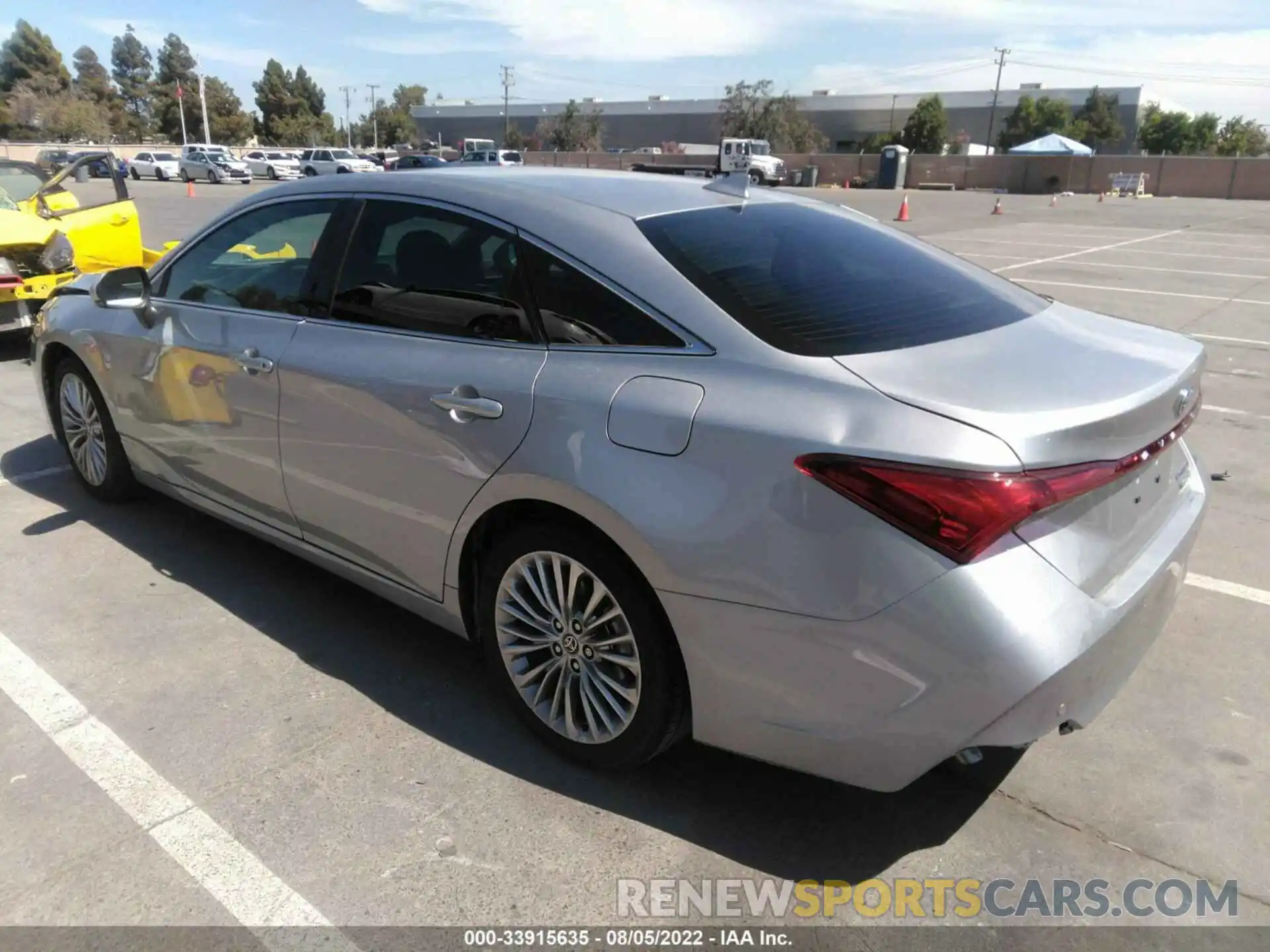 3 Photograph of a damaged car 4T1DA1AB9NU013376 TOYOTA AVALON 2022