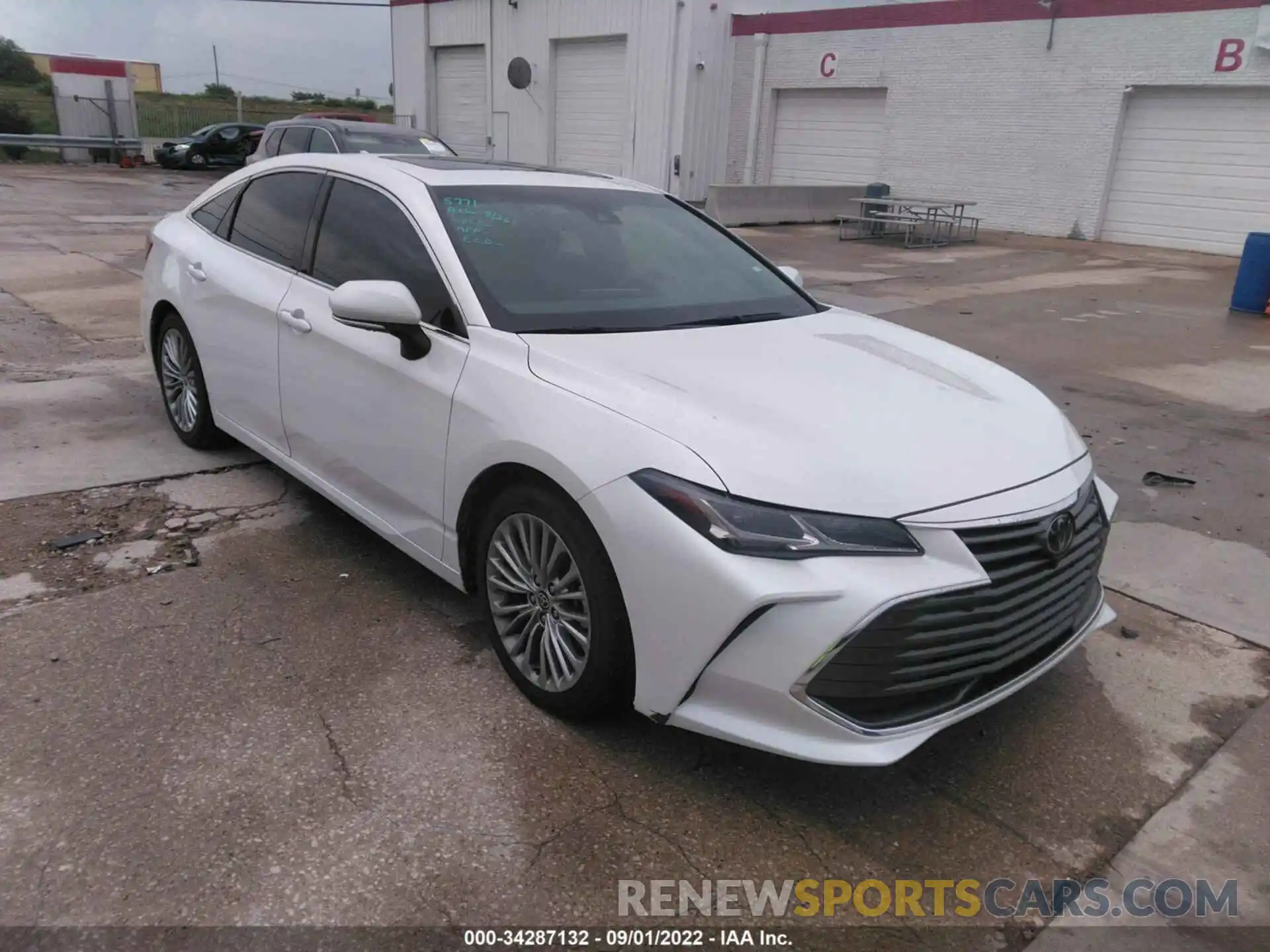 1 Photograph of a damaged car 4T1DZ1FB0NU072026 TOYOTA AVALON 2022