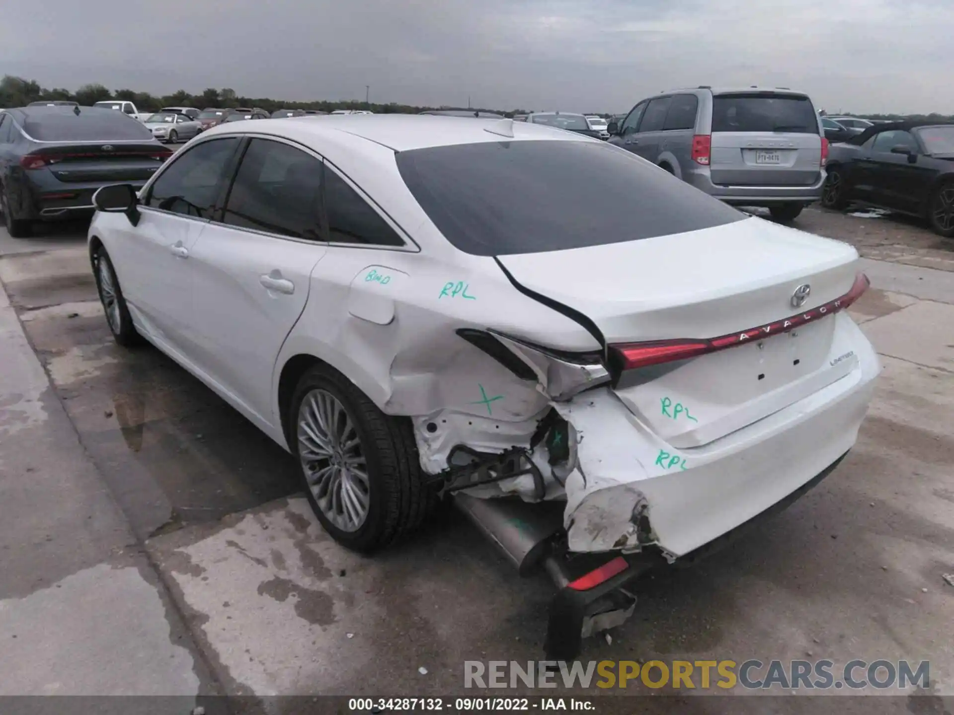 3 Photograph of a damaged car 4T1DZ1FB0NU072026 TOYOTA AVALON 2022