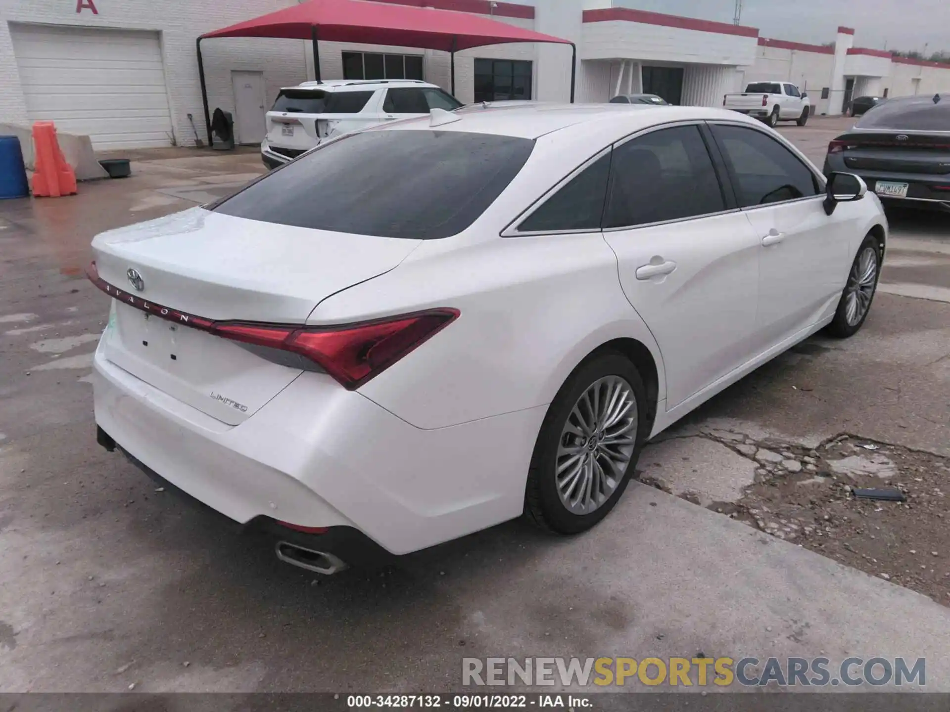 4 Photograph of a damaged car 4T1DZ1FB0NU072026 TOYOTA AVALON 2022