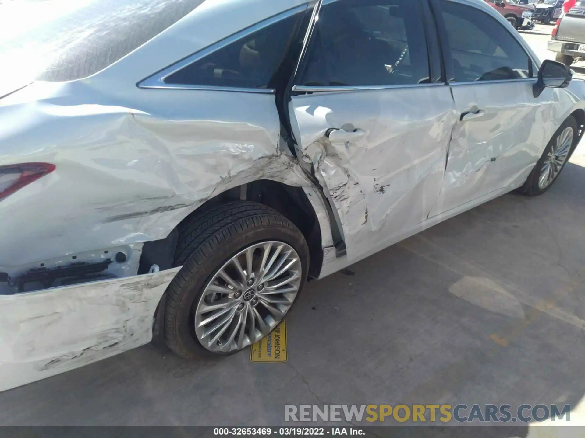 6 Photograph of a damaged car 4T1DZ1FB4NU071994 TOYOTA AVALON 2022