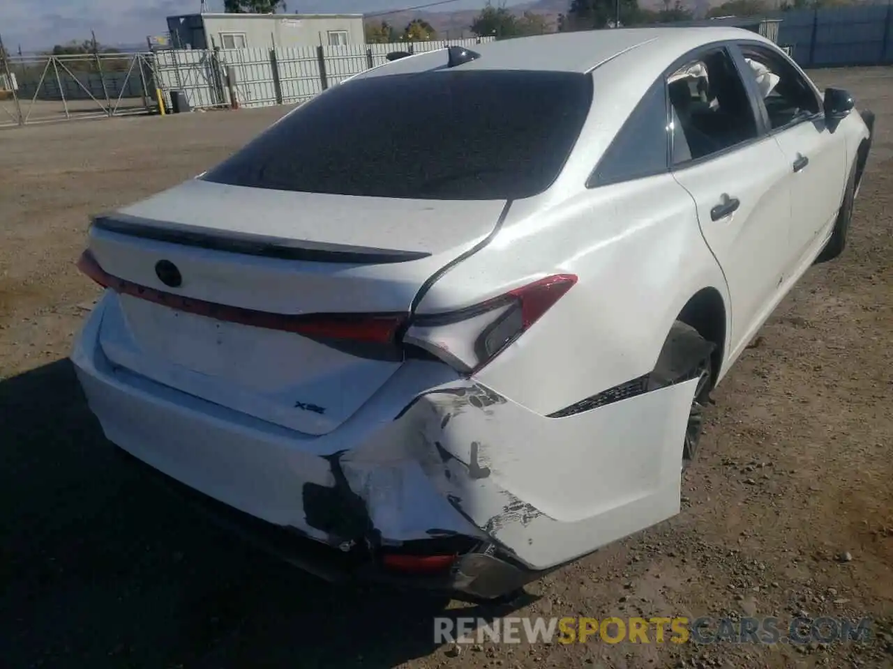 4 Photograph of a damaged car 4T1EA1AB6NU012531 TOYOTA AVALON 2022