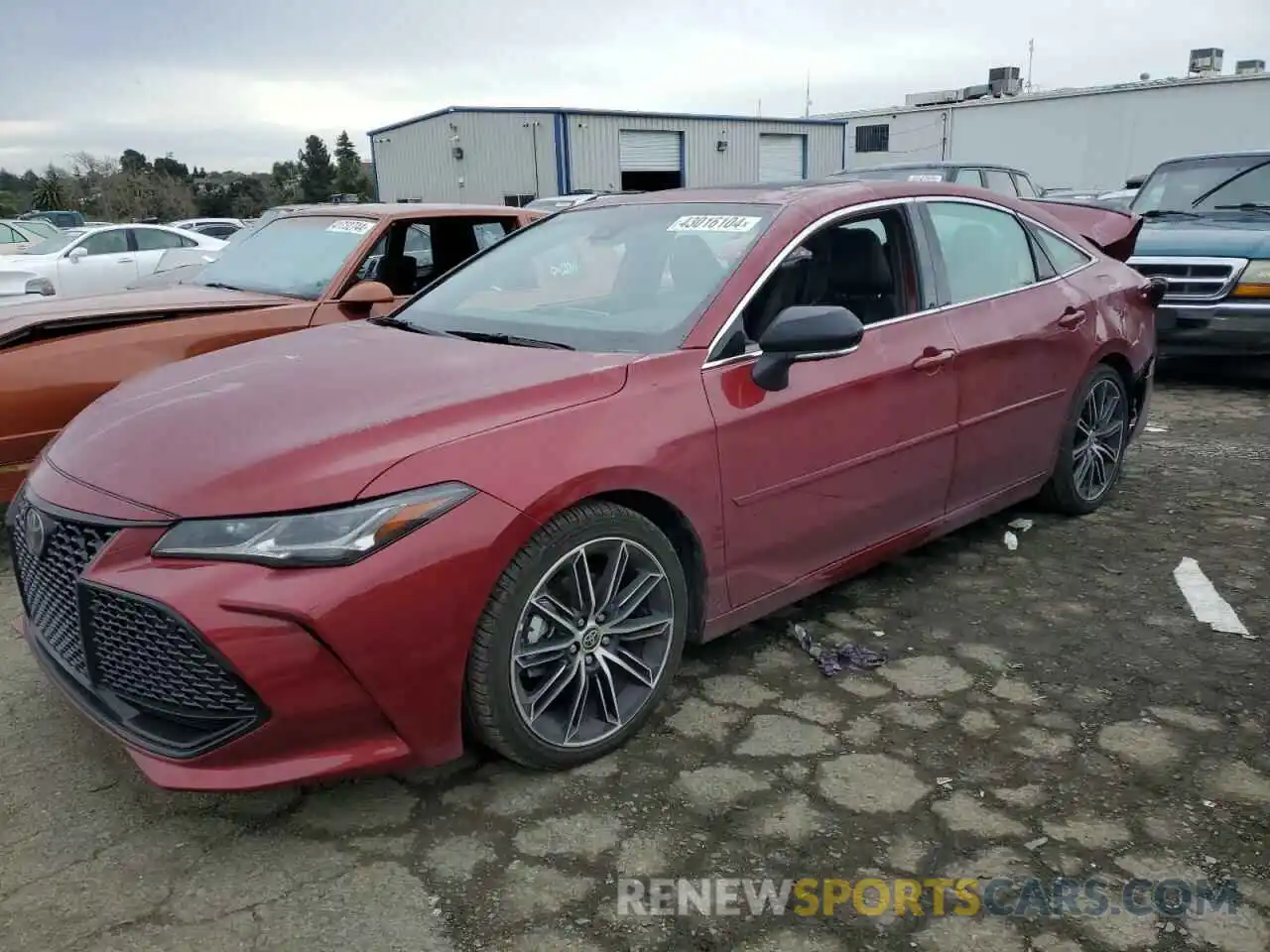 1 Photograph of a damaged car 4T1HZ1FB4NU081183 TOYOTA AVALON 2022