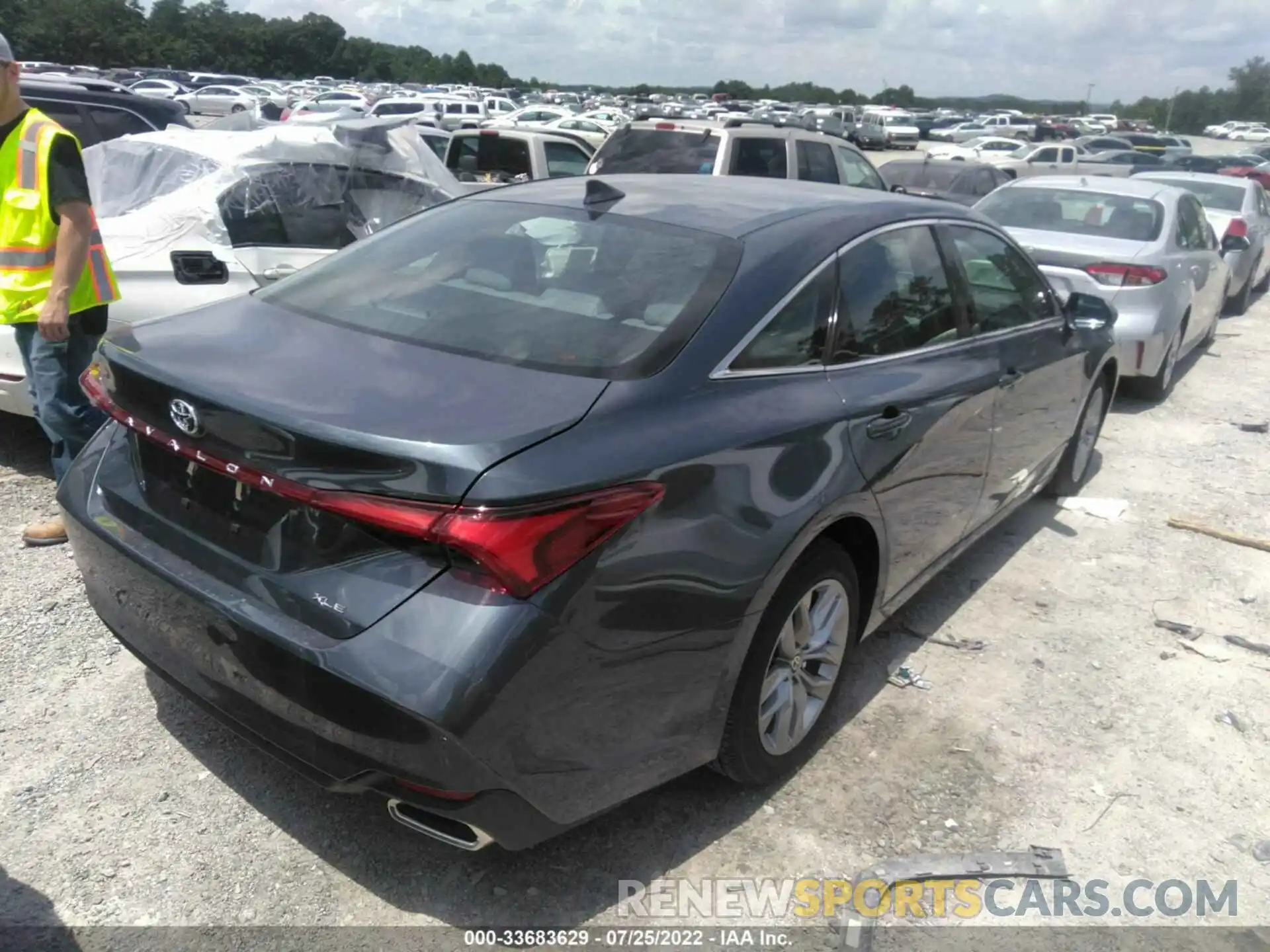 4 Photograph of a damaged car 4T1JZ1FB0NU078914 TOYOTA AVALON 2022