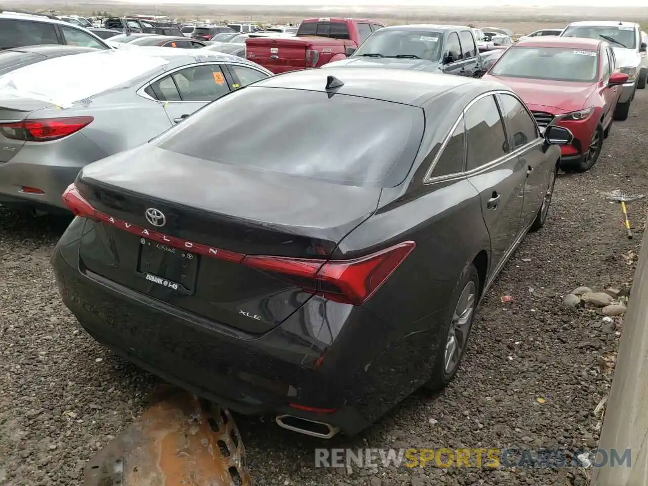 4 Photograph of a damaged car 4T1JZ1FB1NU071518 TOYOTA AVALON 2022