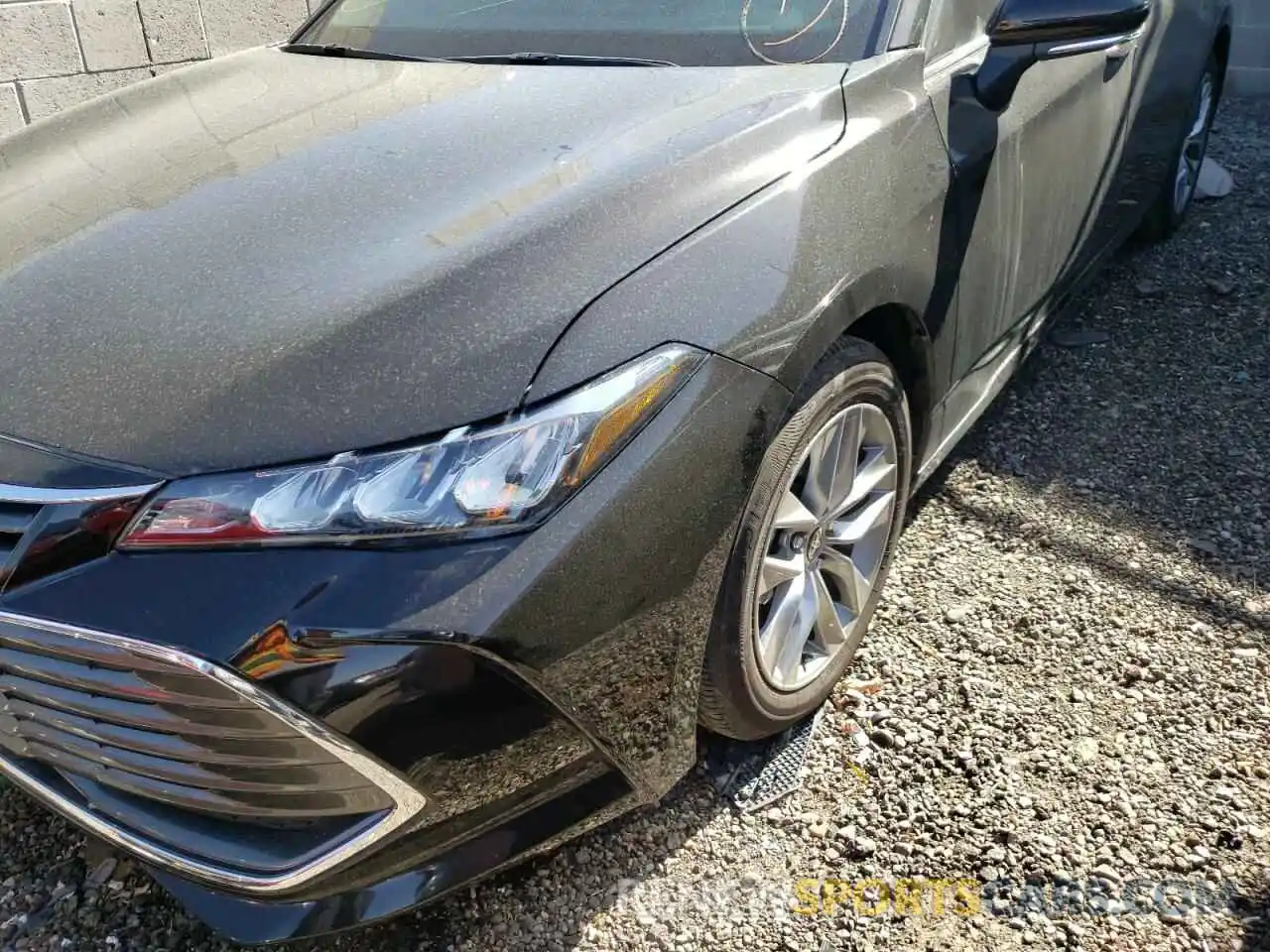 9 Photograph of a damaged car 4T1JZ1FB1NU071518 TOYOTA AVALON 2022