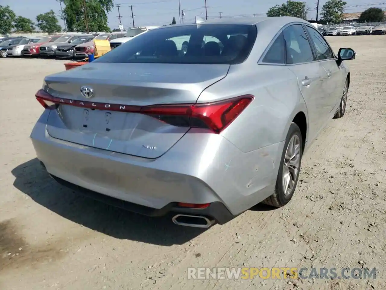 4 Photograph of a damaged car 4T1JZ1FB2NU075156 TOYOTA AVALON 2022