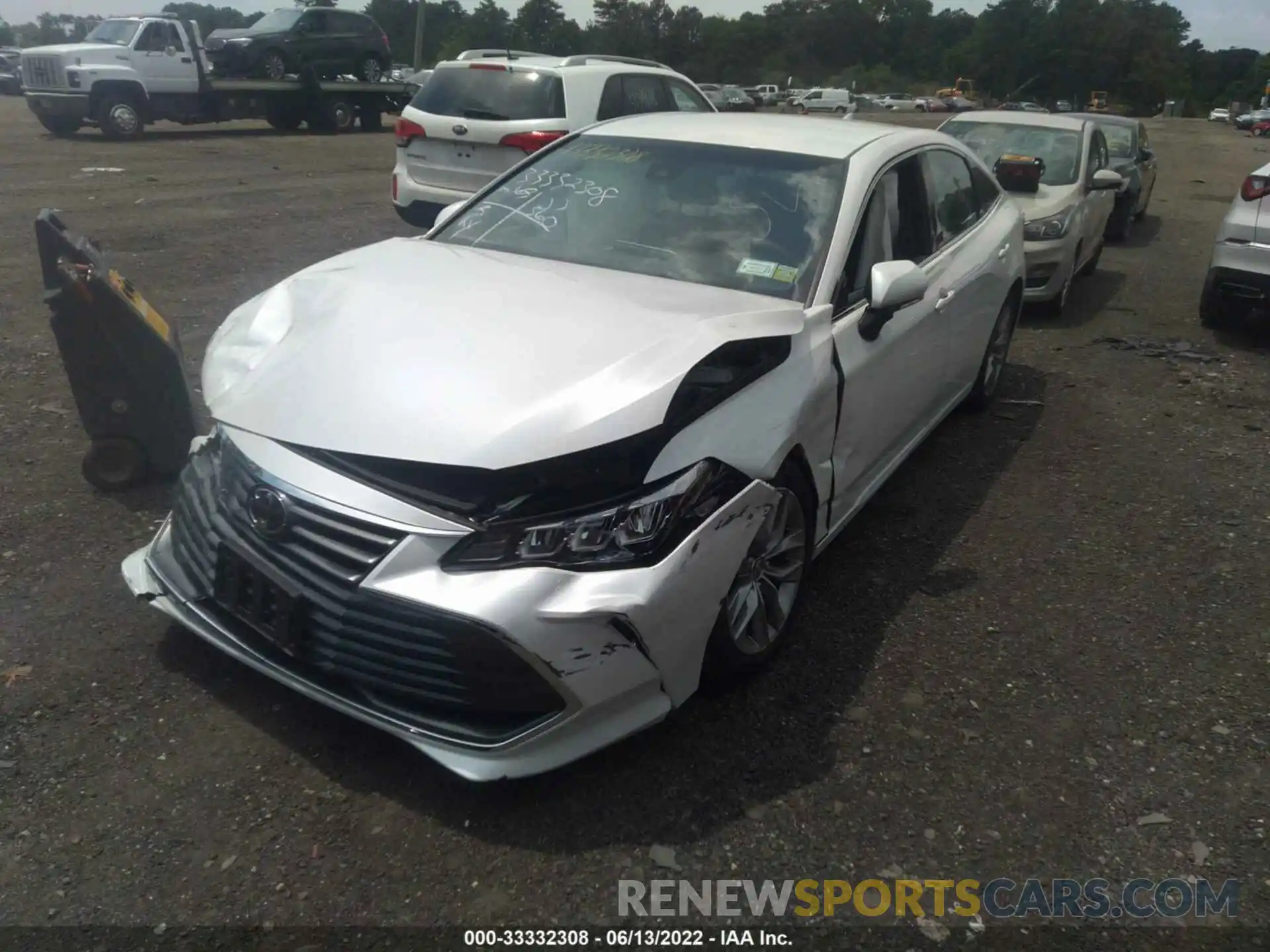 2 Photograph of a damaged car 4T1JZ1FB3NU077031 TOYOTA AVALON 2022