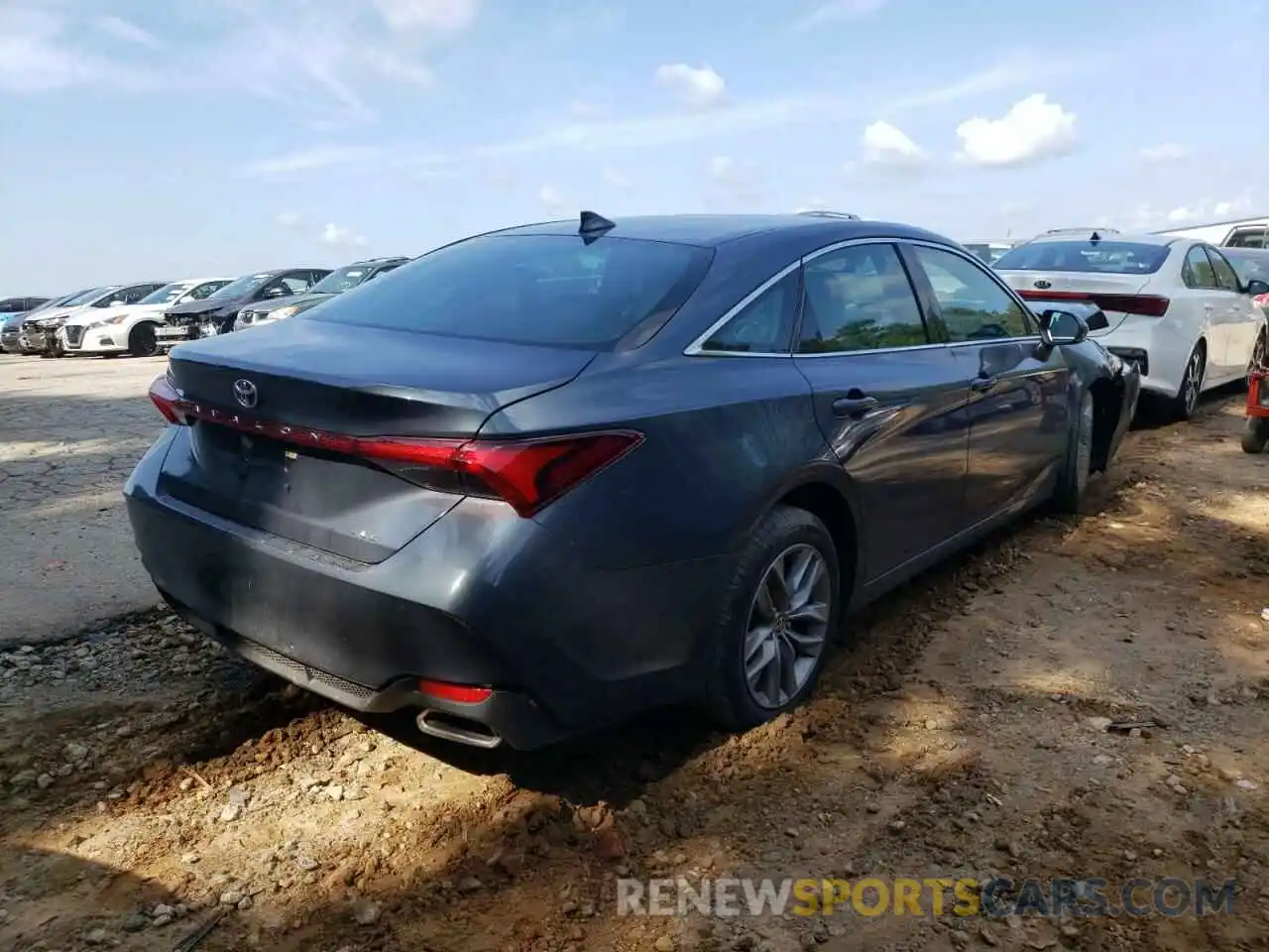 4 Photograph of a damaged car 4T1JZ1FB3NU079376 TOYOTA AVALON 2022