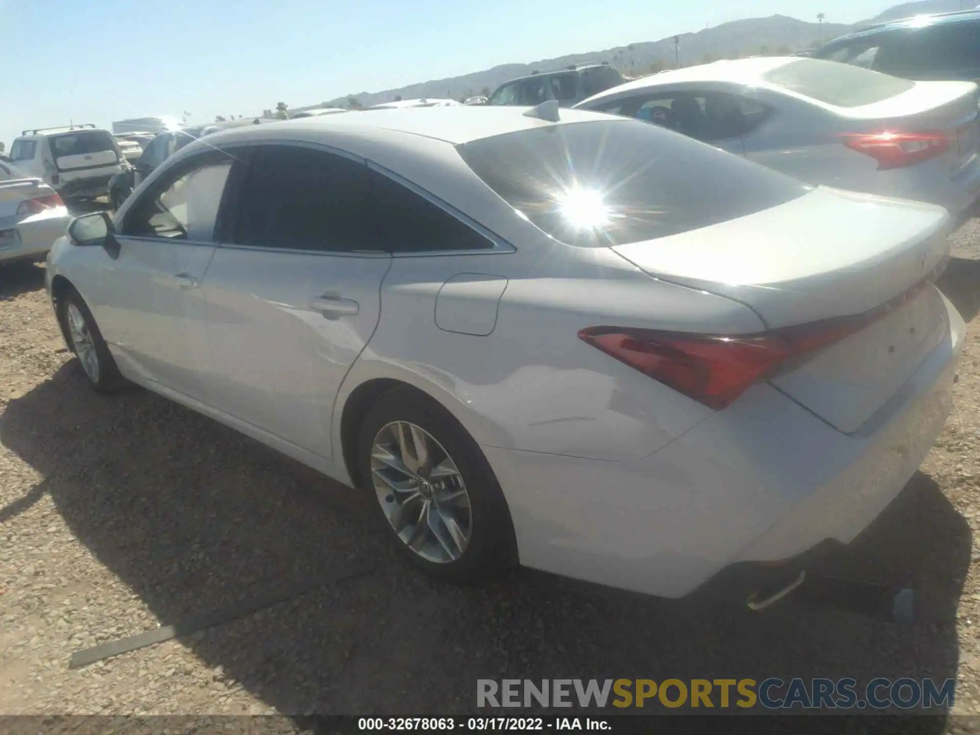 3 Photograph of a damaged car 4T1JZ1FB4NU071870 TOYOTA AVALON 2022