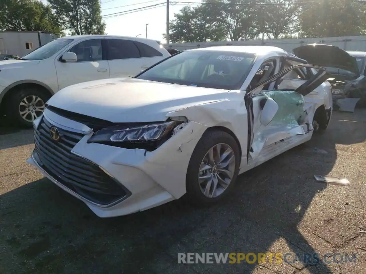 2 Photograph of a damaged car 4T1JZ1FB8NU082760 TOYOTA AVALON 2022