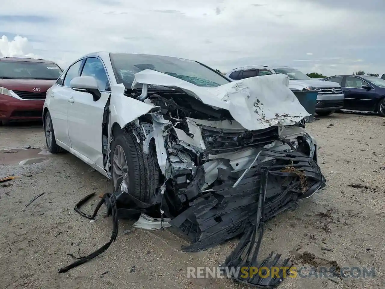 1 Photograph of a damaged car 4T1JZ1FB9NU079916 TOYOTA AVALON 2022