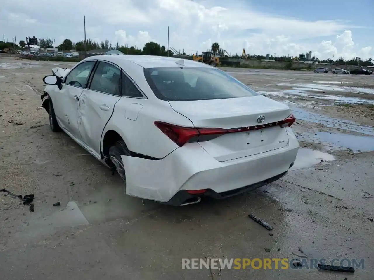 3 Photograph of a damaged car 4T1JZ1FB9NU079916 TOYOTA AVALON 2022