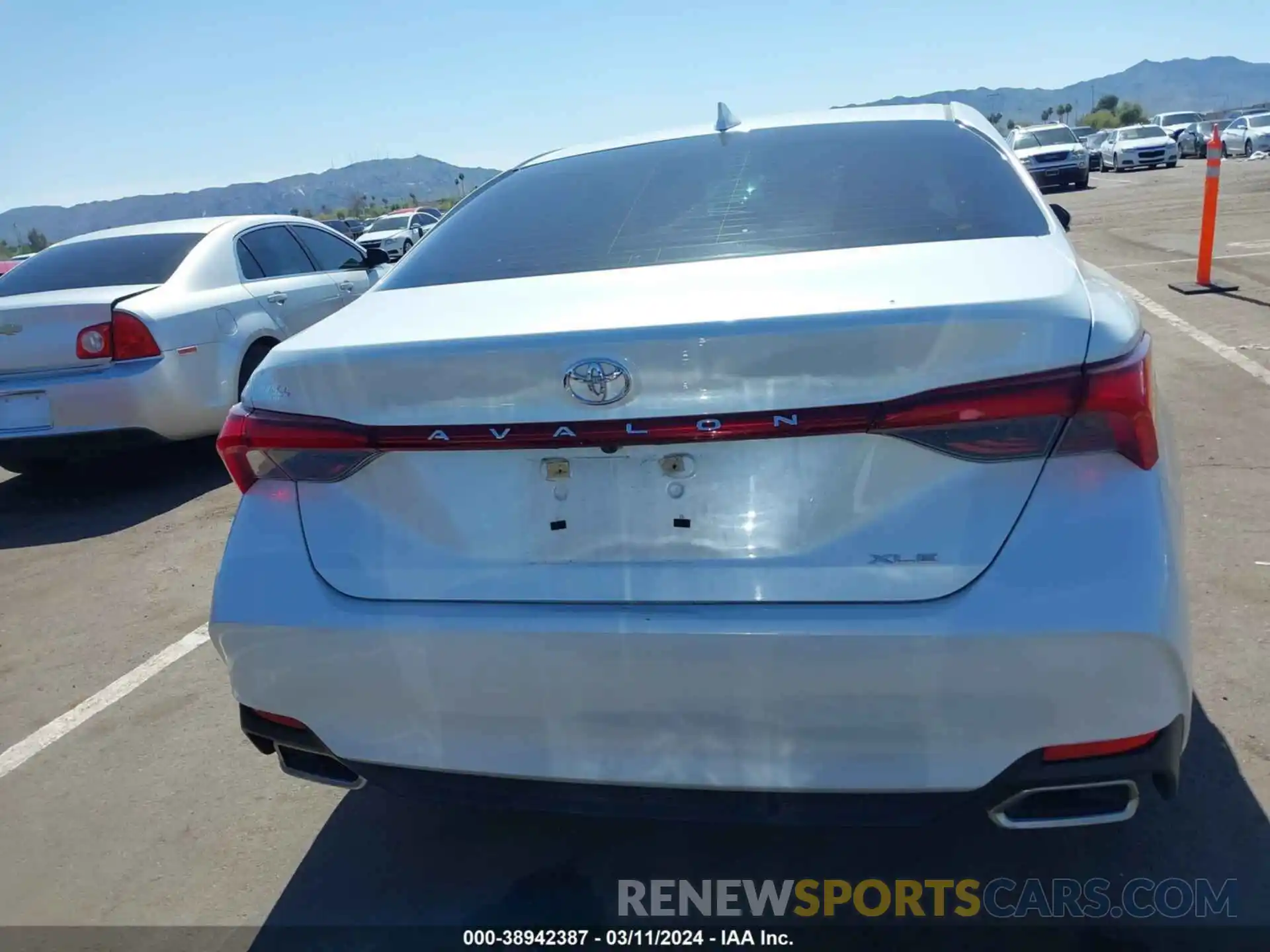 16 Photograph of a damaged car 4T1JZ1FBXNU073512 TOYOTA AVALON 2022