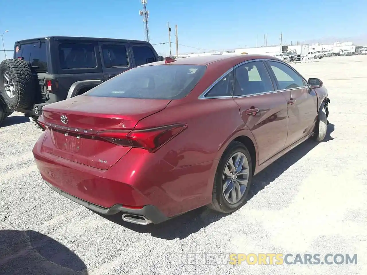 4 Photograph of a damaged car 4T1JZ1FBXNU076782 TOYOTA AVALON 2022