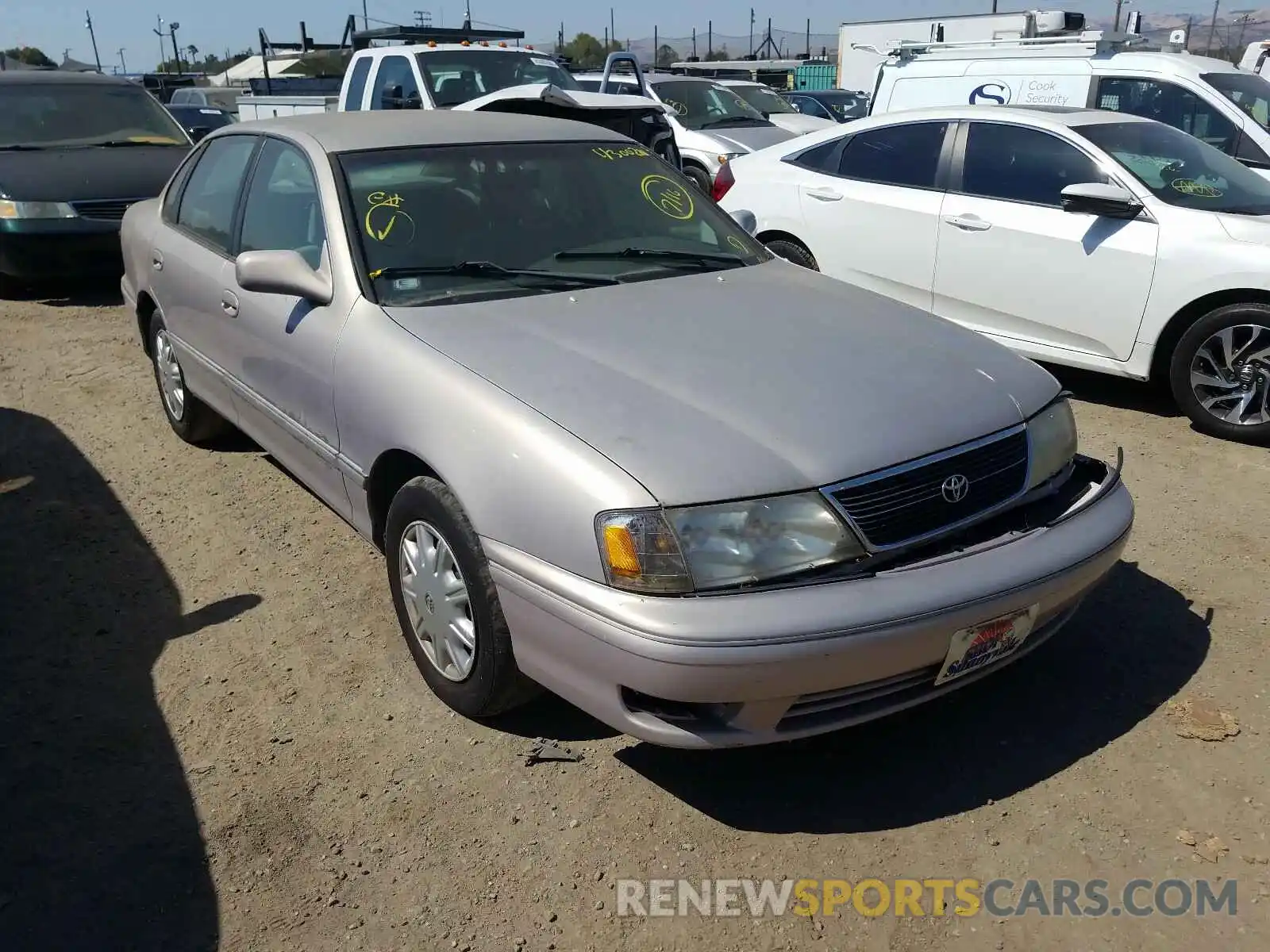 1 Photograph of a damaged car 4T1BF18B5XU331495 TOYOTA AVALON 2099