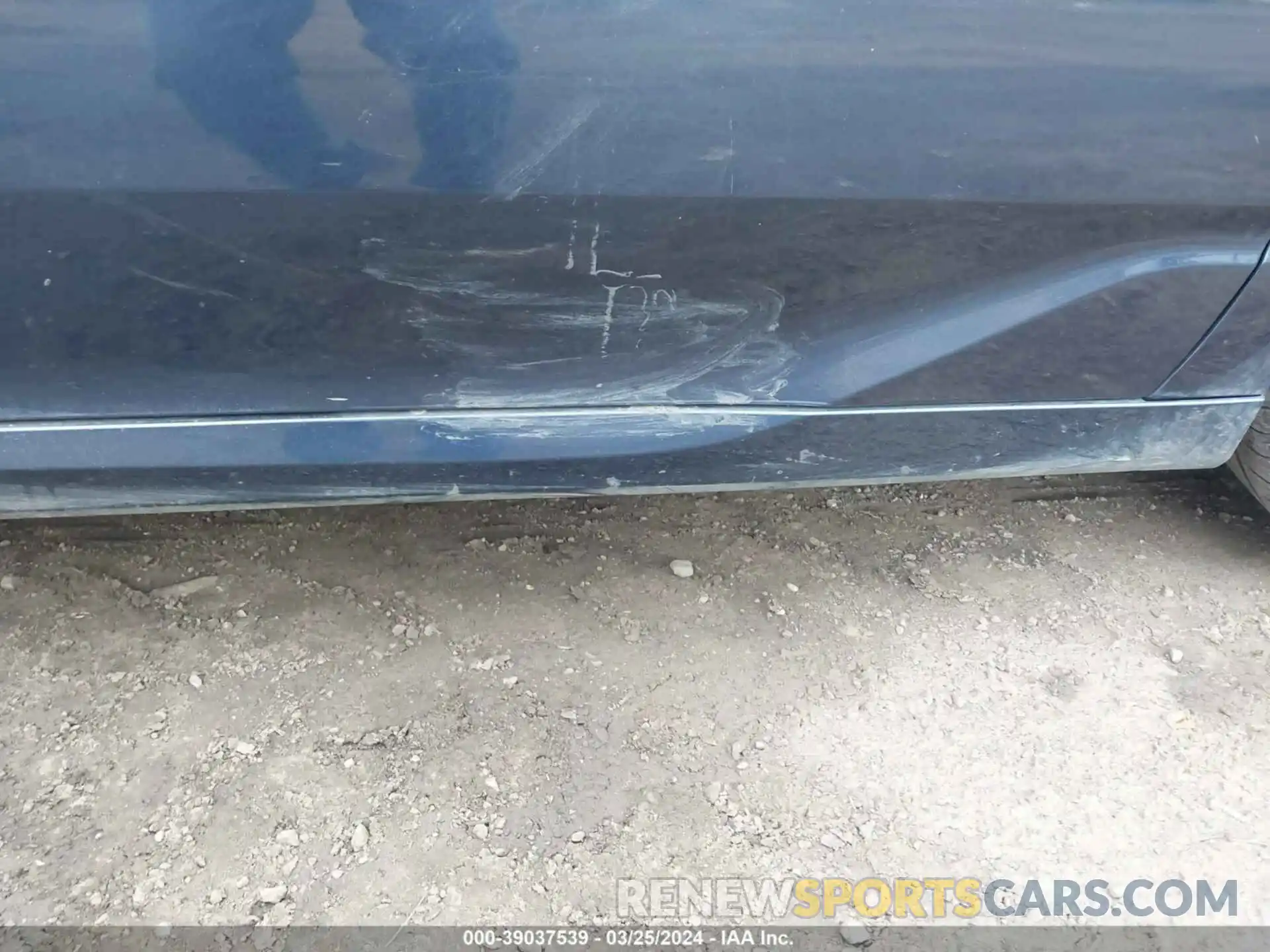 18 Photograph of a damaged car 4T1B21FB0KU002923 TOYOTA AVALON HYBRID 2019