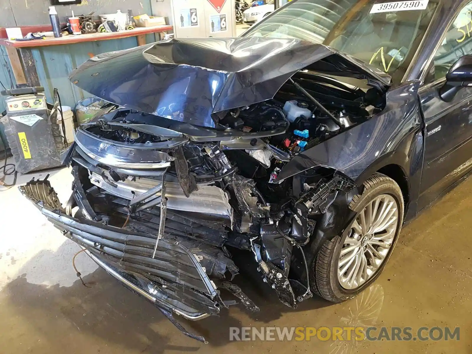 9 Photograph of a damaged car 4T1C21FB8LU014064 TOYOTA AVALON LIM 2020