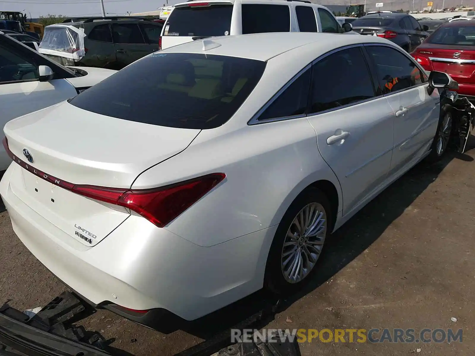 4 Photograph of a damaged car 4T1D21FB7LU017428 TOYOTA AVALON LIM 2020