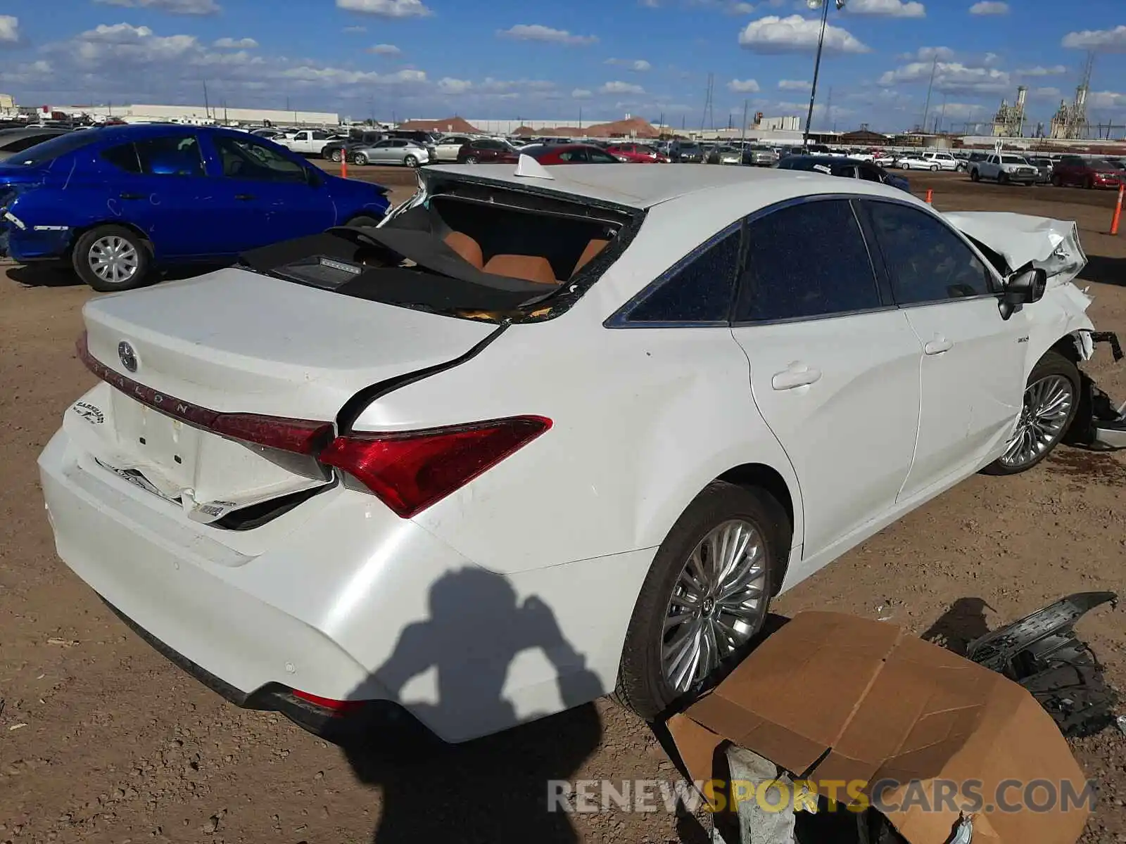 4 Photograph of a damaged car 4T1D21FB8LU013971 TOYOTA AVALON LIM 2020