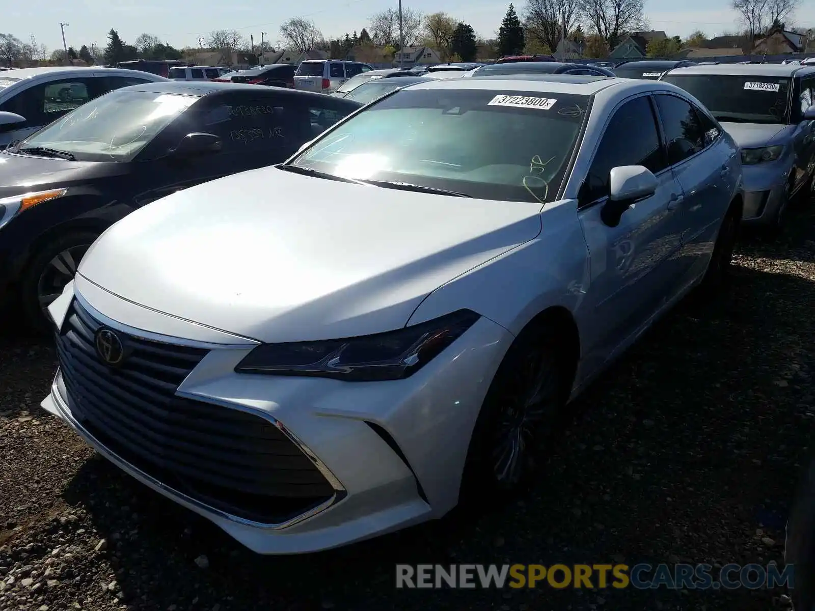 2 Photograph of a damaged car 4T1DZ1FB6LU046818 TOYOTA AVALON LIM 2020