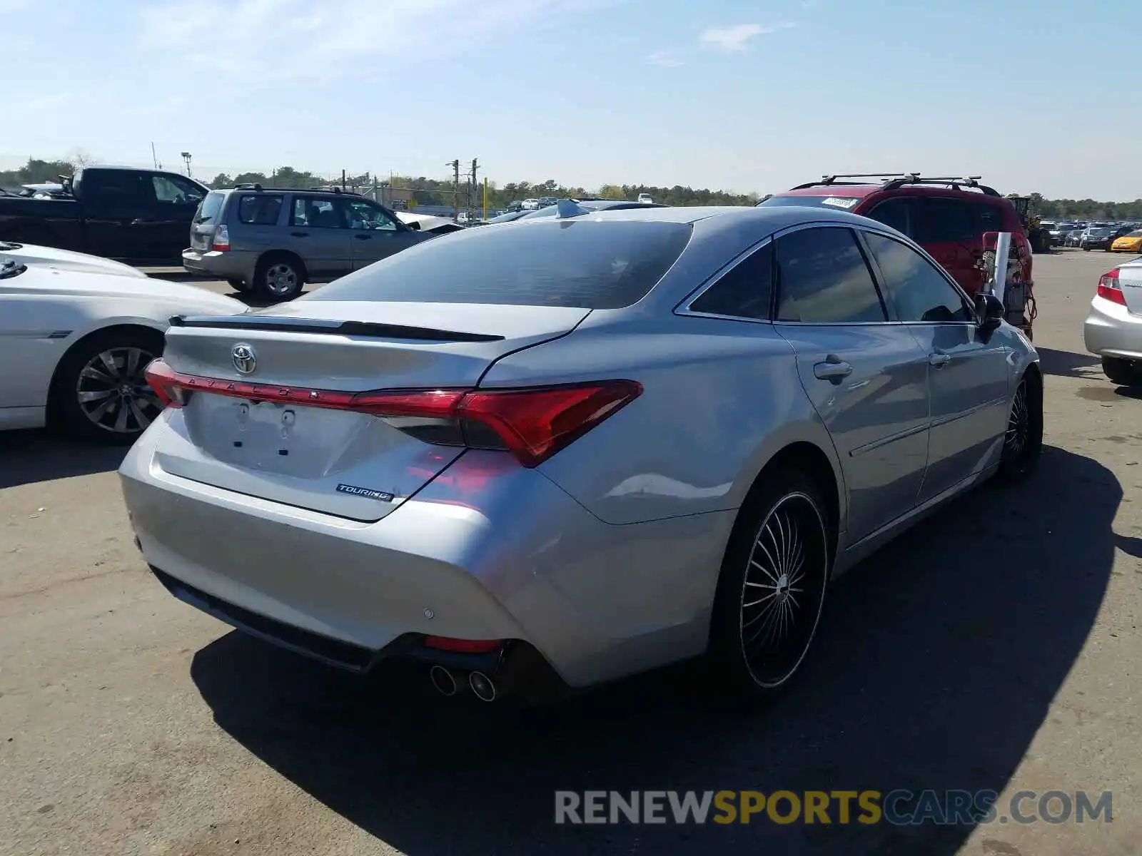 4 Photograph of a damaged car 4T1HZ1FB8LU040519 TOYOTA AVALON TOU 2020