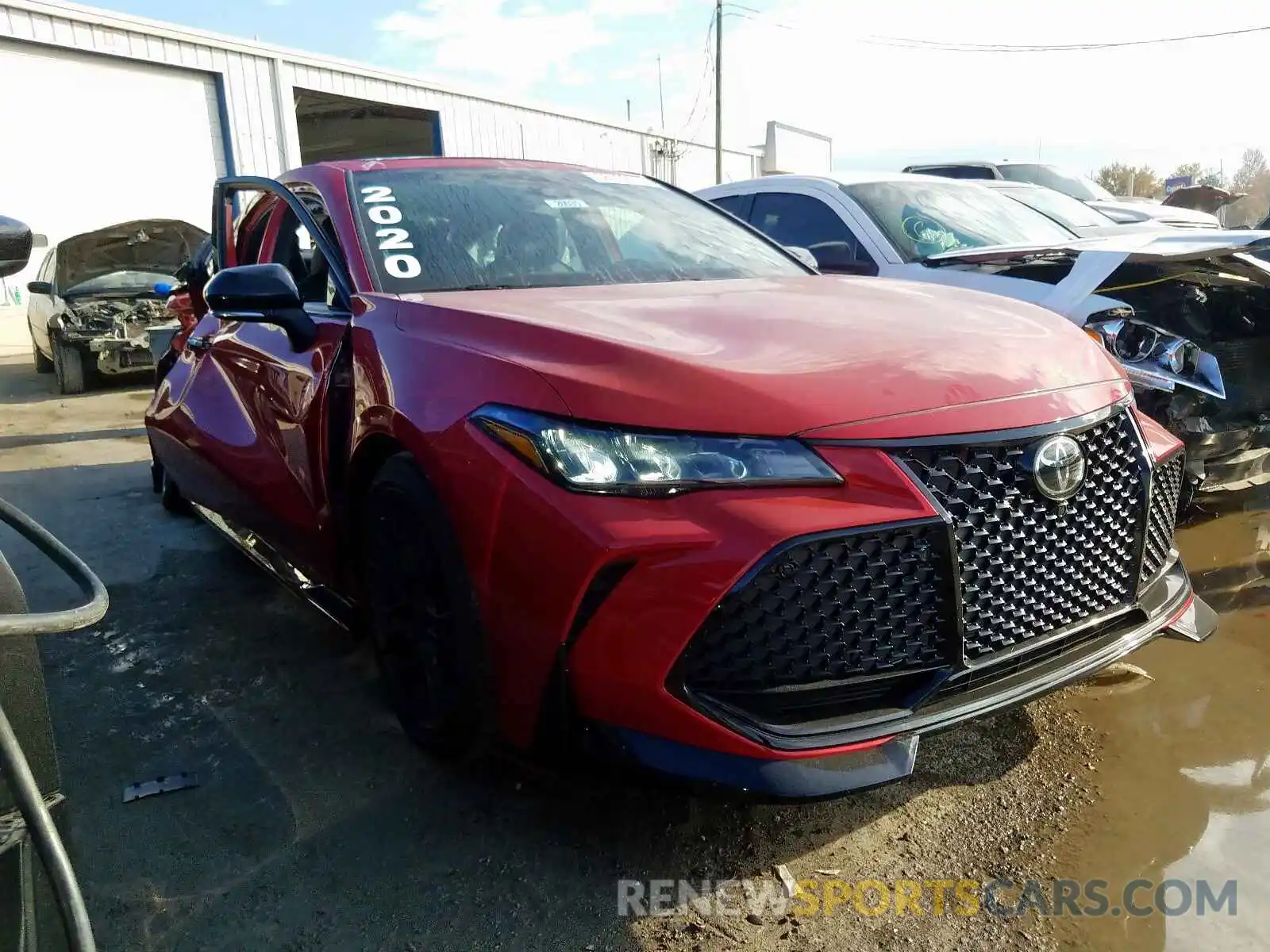 1 Photograph of a damaged car 4T1FZ1FB8LU038907 TOYOTA AVALON XSE 2020