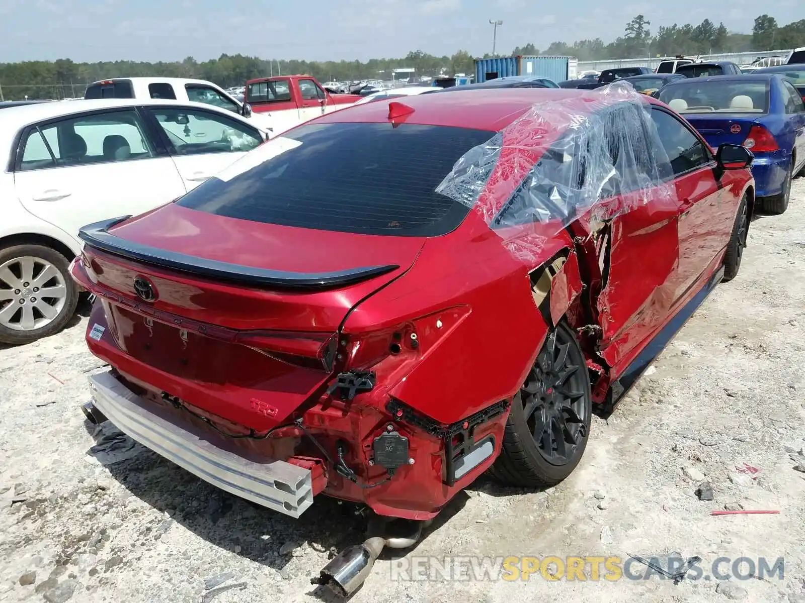 4 Photograph of a damaged car 4T1FZ1FB9LU038415 TOYOTA AVALON XSE 2020