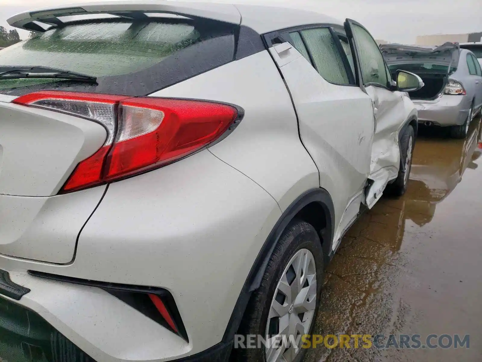 4 Photograph of a damaged car JTNKHMBX0K1020616 TOYOTA C-HR 2019