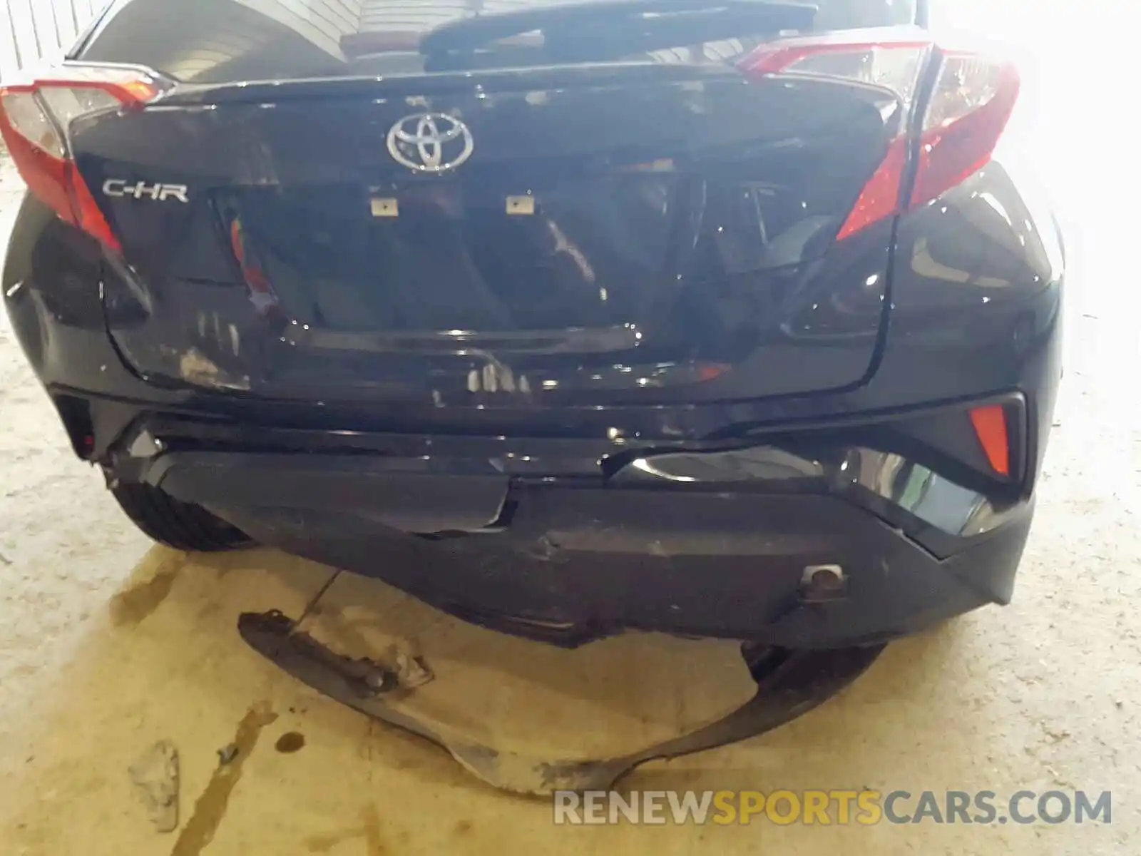 9 Photograph of a damaged car JTNKHMBX0K1020924 TOYOTA C-HR 2019