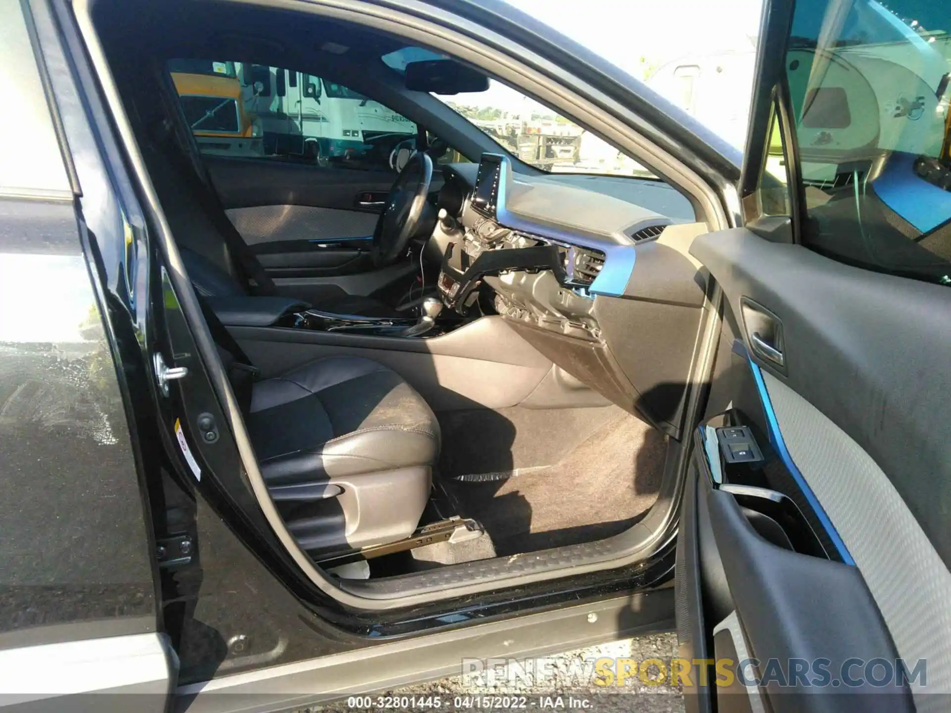 5 Photograph of a damaged car JTNKHMBX0K1022074 TOYOTA C-HR 2019