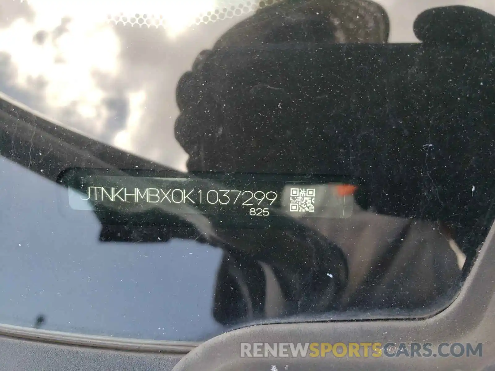 10 Photograph of a damaged car JTNKHMBX0K1037299 TOYOTA C-HR 2019