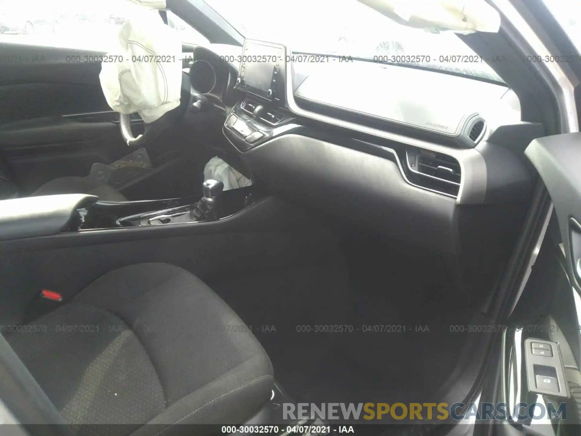 5 Photograph of a damaged car JTNKHMBX0K1042390 TOYOTA C-HR 2019