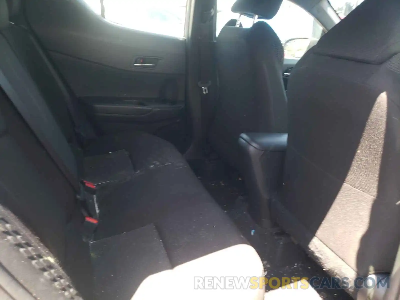 6 Photograph of a damaged car JTNKHMBX0K1047086 TOYOTA C-HR 2019