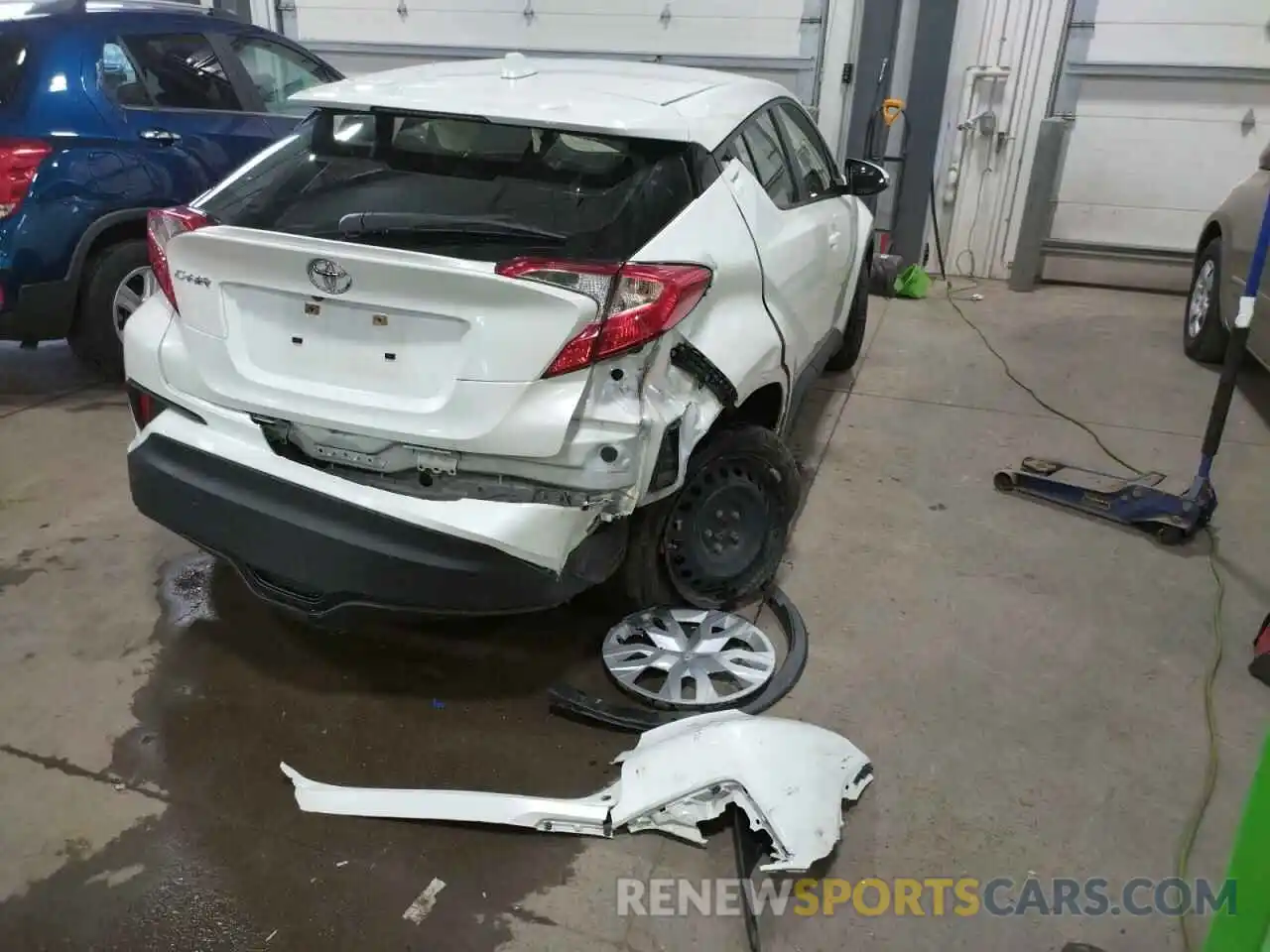 4 Photograph of a damaged car JTNKHMBX0K1047184 TOYOTA C-HR 2019