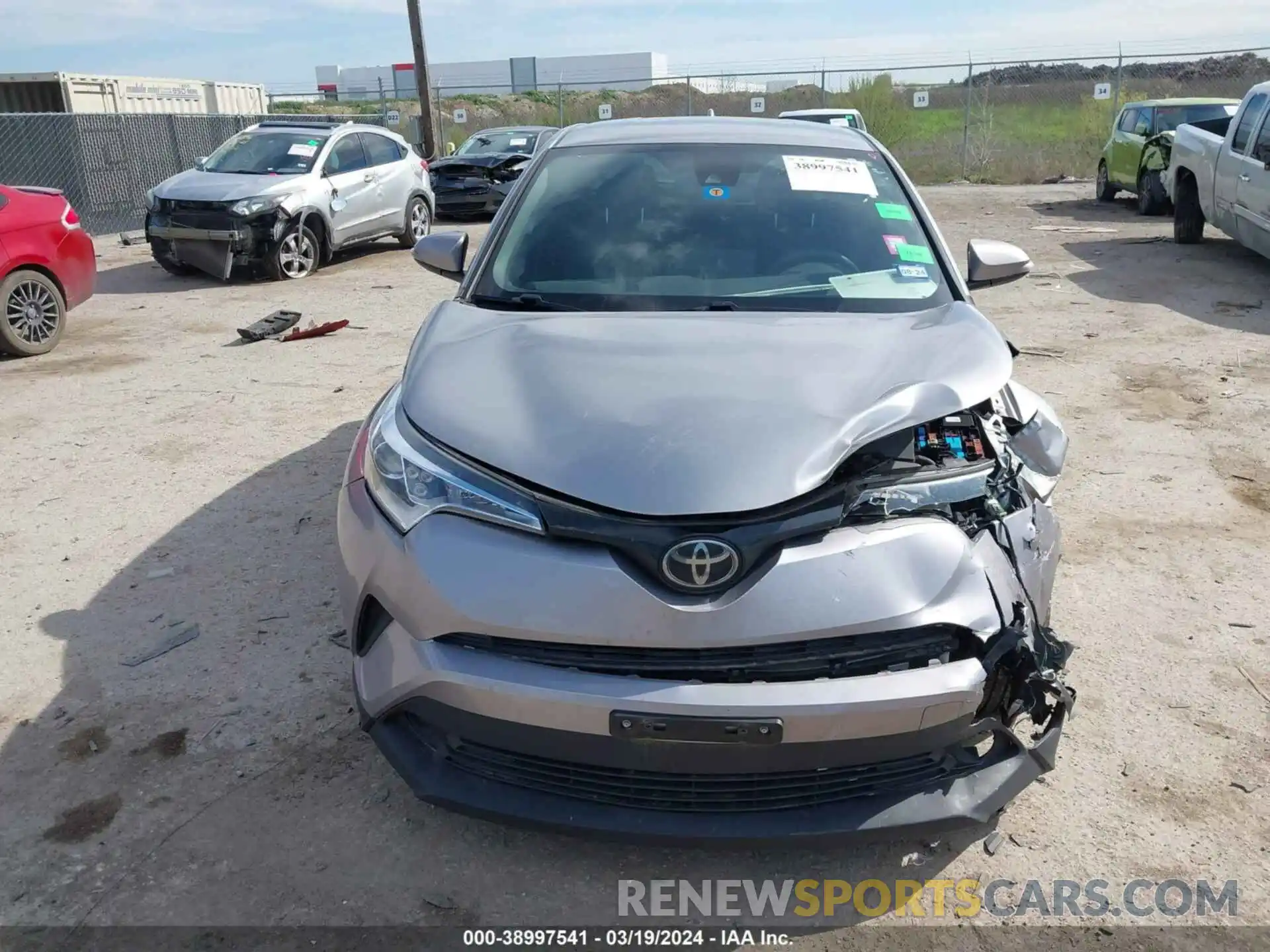 12 Фотография поврежденного автомобиля JTNKHMBX0K1056645 TOYOTA C-HR 2019