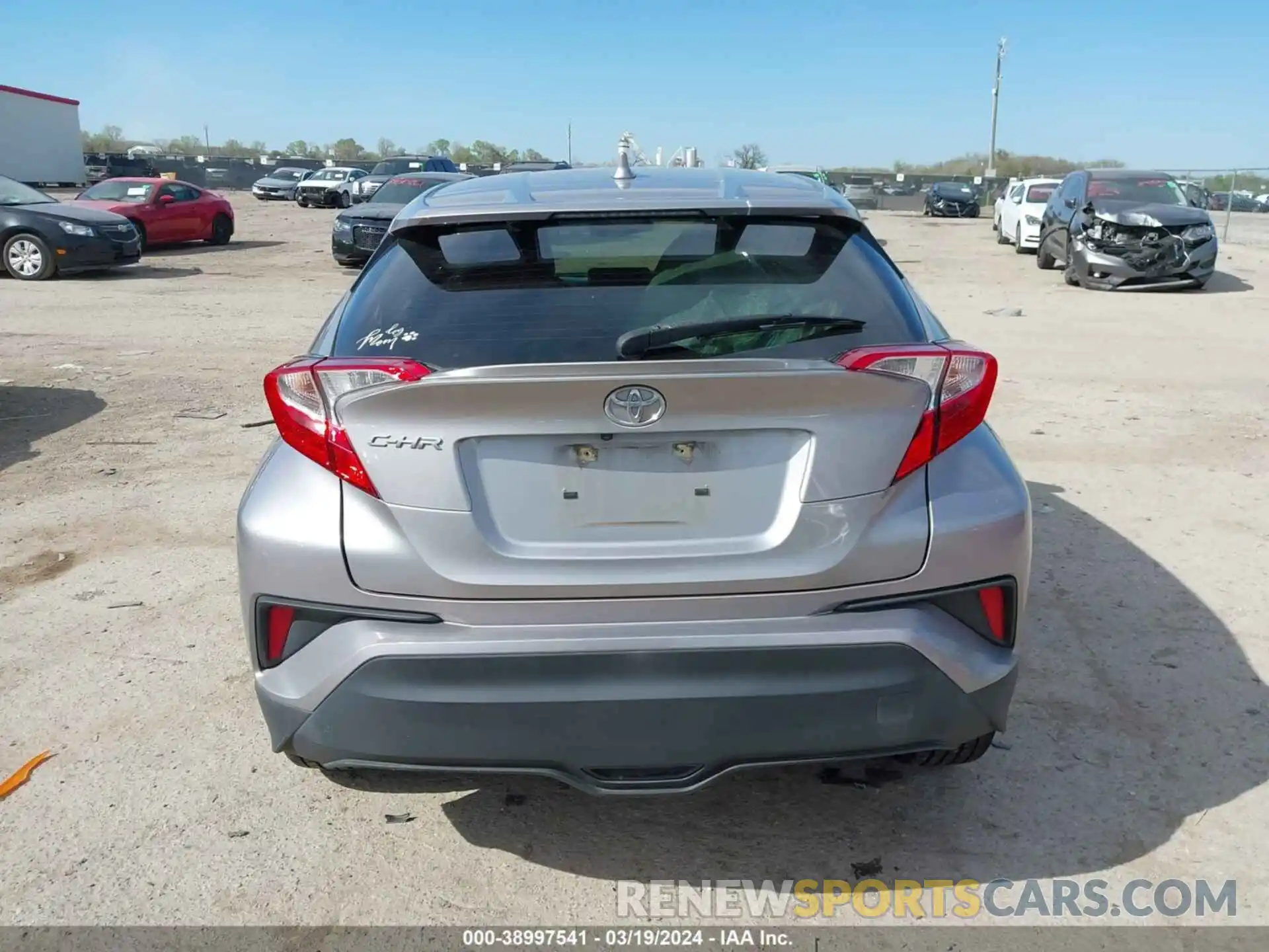 16 Photograph of a damaged car JTNKHMBX0K1056645 TOYOTA C-HR 2019