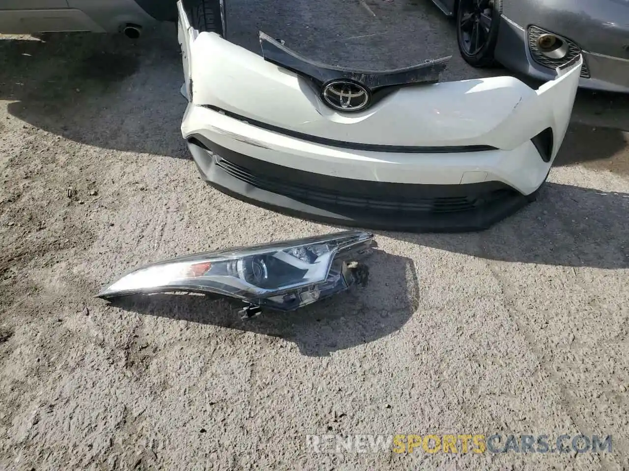 12 Photograph of a damaged car JTNKHMBX1K1017952 TOYOTA C-HR 2019