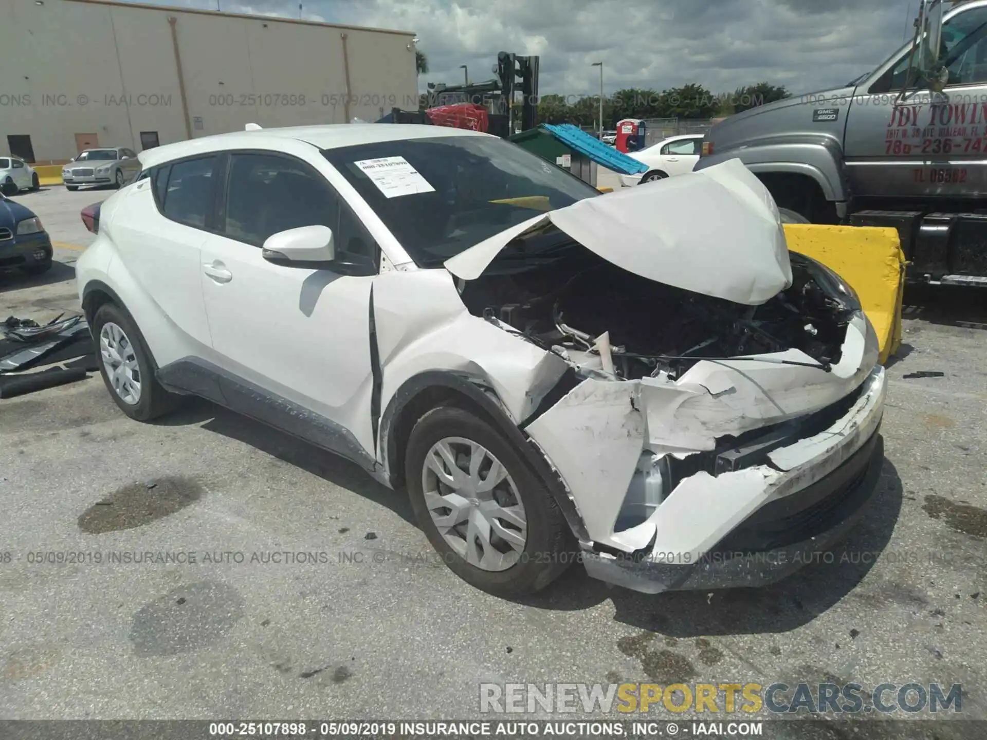 1 Photograph of a damaged car JTNKHMBX1K1034556 TOYOTA C-HR 2019