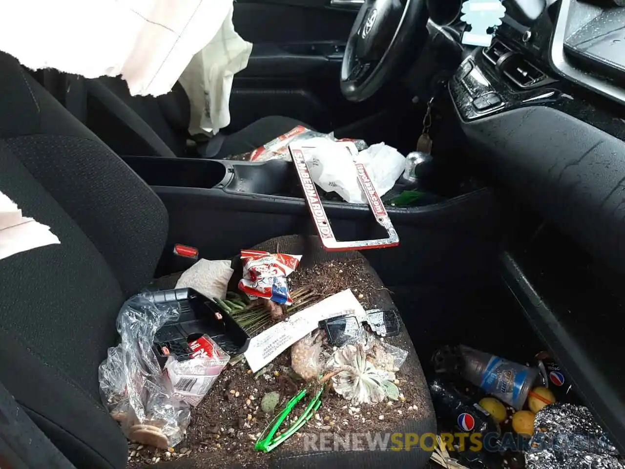 5 Photograph of a damaged car JTNKHMBX1K1037084 TOYOTA C-HR 2019