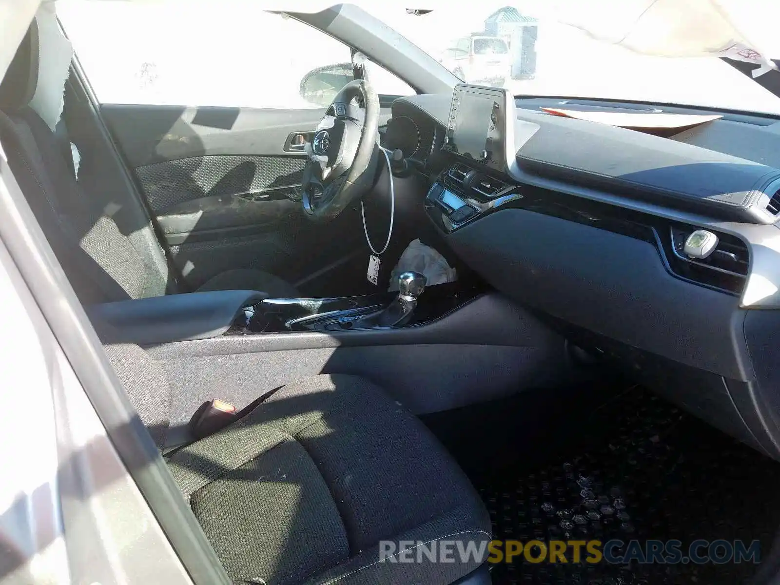 5 Photograph of a damaged car JTNKHMBX1K1054631 TOYOTA C-HR 2019